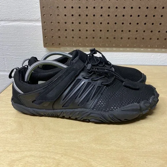 Stylish Black Athletic Shoes - Picture 4 of 9